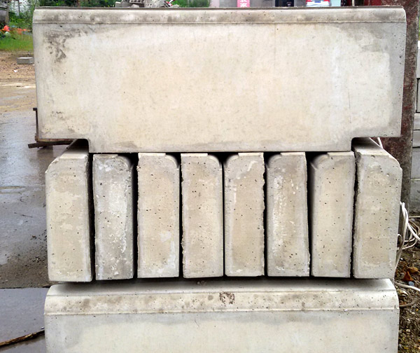 �L(zh��ng)��·��ʯ